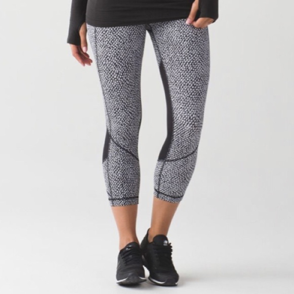 LULULEMON. Pace Rival Leggings. Size 4.